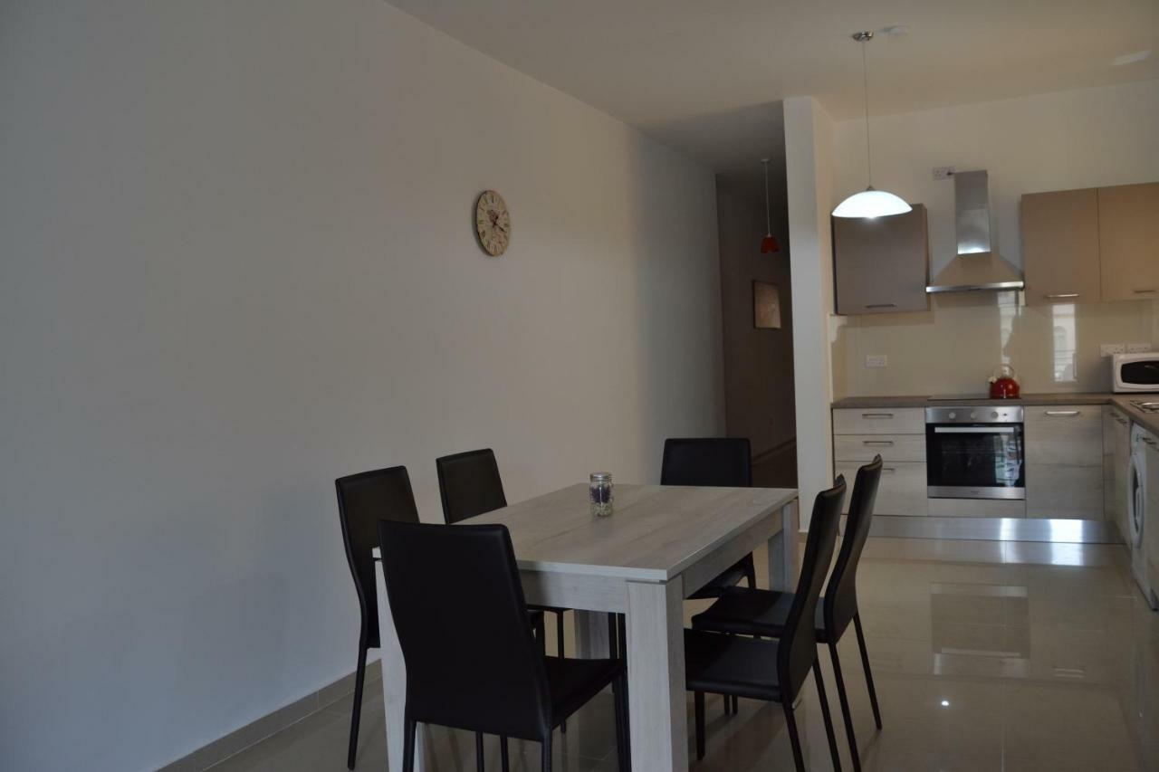 Mellieha Town Centre Bright & Spacious 3 Bedroom Apartment Luaran gambar